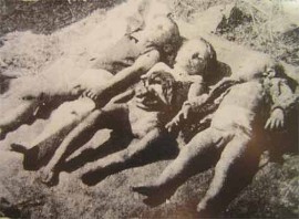 Katarzynówka , powiat Łuck,  7-8 marca 1943. Troje polskich dzieci  w wieku 2 lat- zakłute bagnetami, 3 lat - z połamanymi kończynami i 5 lat -  z rozprutym i otwartym  brzuszkiem, zamordowanych przez  OUN-UPA