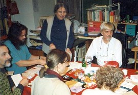 Hermann Tautorat z żoną Iną podczas cotygodniowego czwartkowego spotkania w ich berlińskim domu Ĵauda Rondo