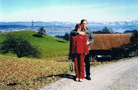 Małgorzata Kotlenga i Józef Ochotnicki w Szwajcarii obok Twierdzy Ciszy (Foto JSS)